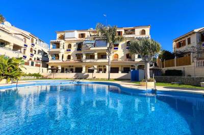 Dakappartement met groot zonnig terras, zeezicht en winkels op wandelafstand