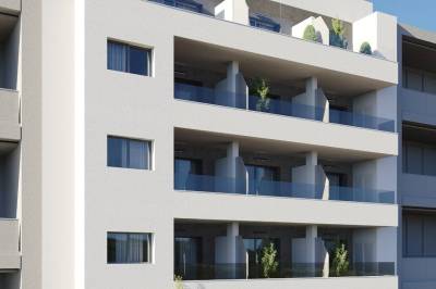 Centraal wonen in de badplaats Torrevieja met de Middellandse Zee binnen handbereik