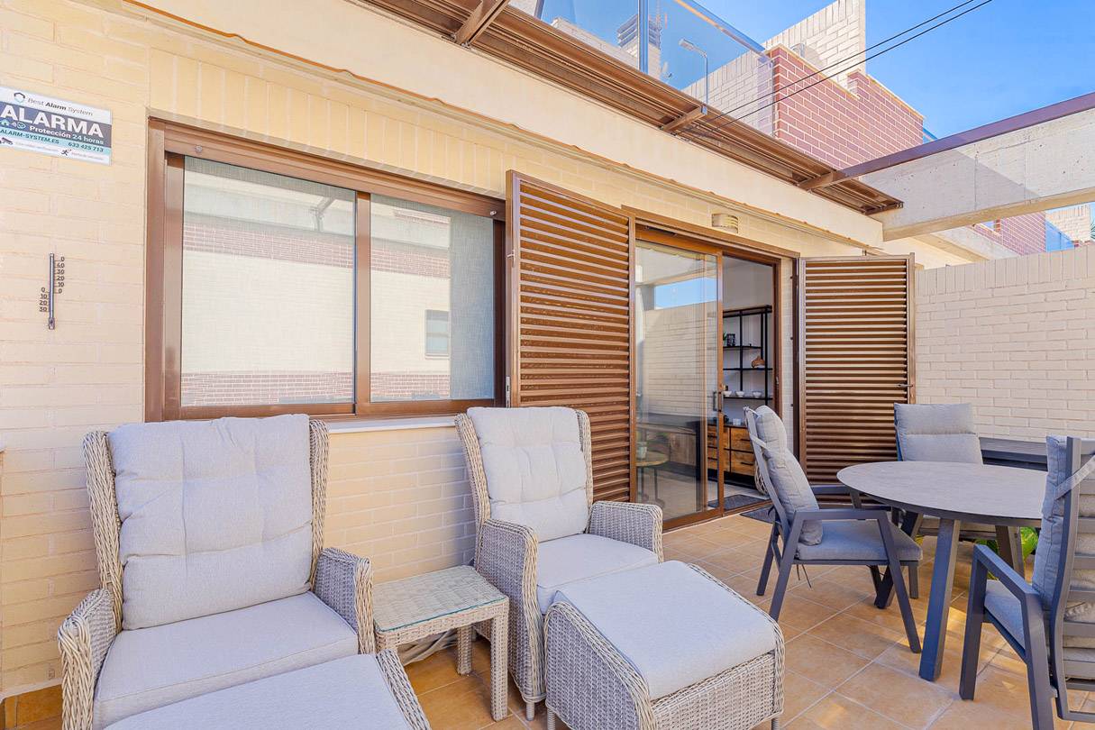 Duplex penthouse met zonnig dakterras en gemeenschappelijke fitnessfaciliteiten en sauna in de residentie