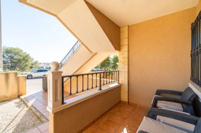 terras voorzijde  herverkoop benedenwoning Villamartin, orihuela costa