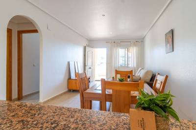 eetkamer  herverkoop benedenwoning Villamartin, orihuela costa