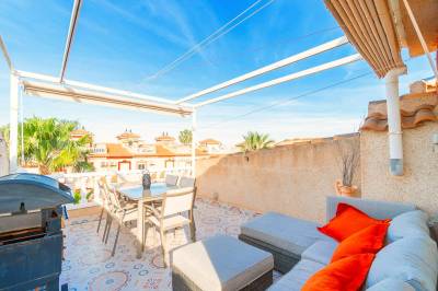 Playa Flamenca herverkoopwoning salon op dakterras
