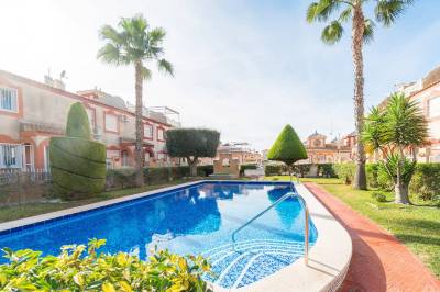 Playa Flamenca herverkoopwoning zwembad