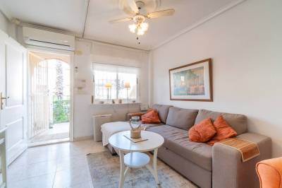 Playa Flamenca herverkoopwoning salon