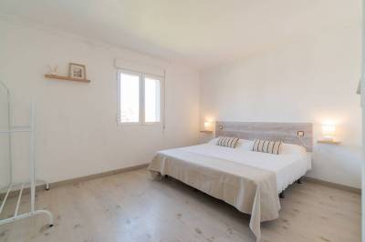 eerstelijns appartement punta prima met zeezicht hoofdslaapkamer