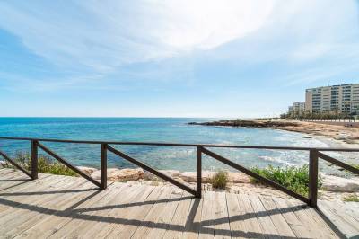 eerstelijns appartement punta prima met zeezicht omgeving