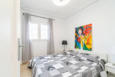 hoekwoning met groot buitenterras in Orihuela Costa hoofdslaapkamer