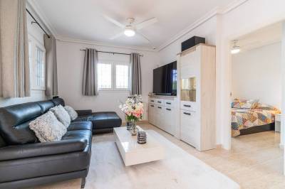 hoekwoning met groot buitenterras in Orihuela Costa salon