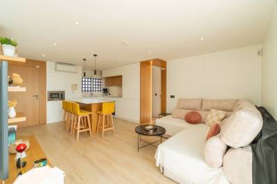 Gerenoveerd appartement met duin en zeezicht in Guardamar woon- eetkamer