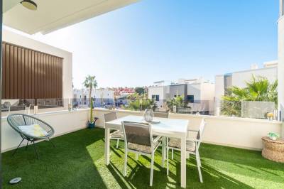 Zuid geori&euml;nteerd penthouse in Orihuela terras