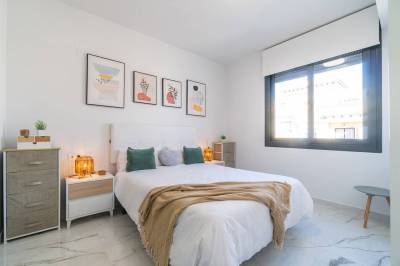 Zuid geori&euml;nteerd penthouse in Orihuela hoofdslaapkamer