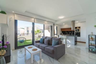 Zuid geori&euml;nteerd penthouse in Orihuela woonkamer