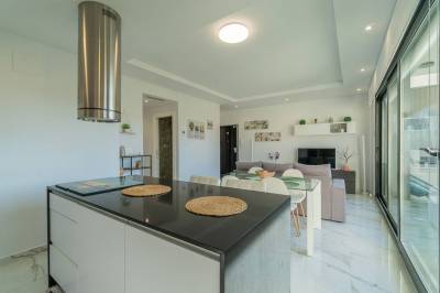 Zuid geori&euml;nteerd penthouse in Orihuela kookeiland