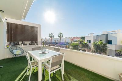 Zuid geori&euml;nteerd penthouse in Orihuela balkon