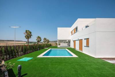 Luxe vrijstaande Villa met indrukwekkende vergezichten temidden in het groen