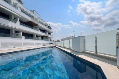 Apartamento de 3 dormitorios en el animado barrio de Benijófar